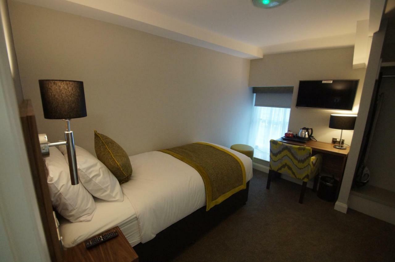 New Park Hotel 카마던 외부 사진